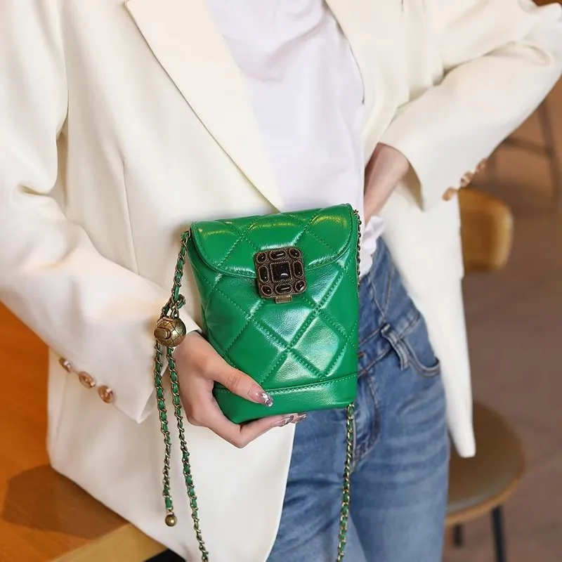 Modish Chic Hasp Shoulder Bag