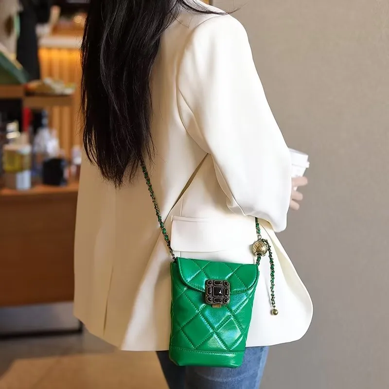Modish Chic Hasp Shoulder Bag