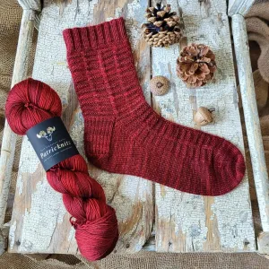 Textured Socks - FREE SOCKS KNITTING PATTERN