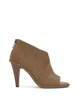 Vince Camuto Women's Frisnell Brown M